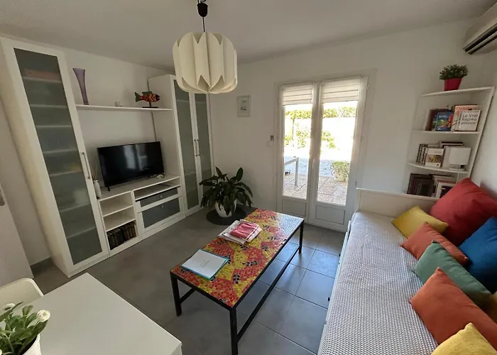 Superbe appartement T2, 1 mn à pied de la plage Six Fours