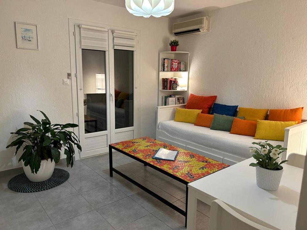 Apartment T2 Six Fours Cap Negre,1 Mn A Pied De La